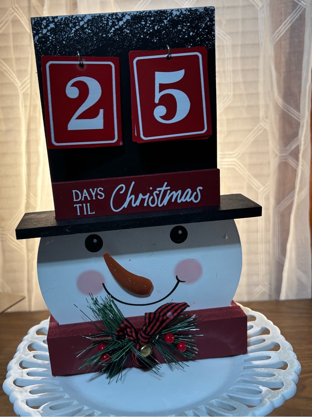 Snowman advent calendar w/interchangeable numbers - Red/white 11x8